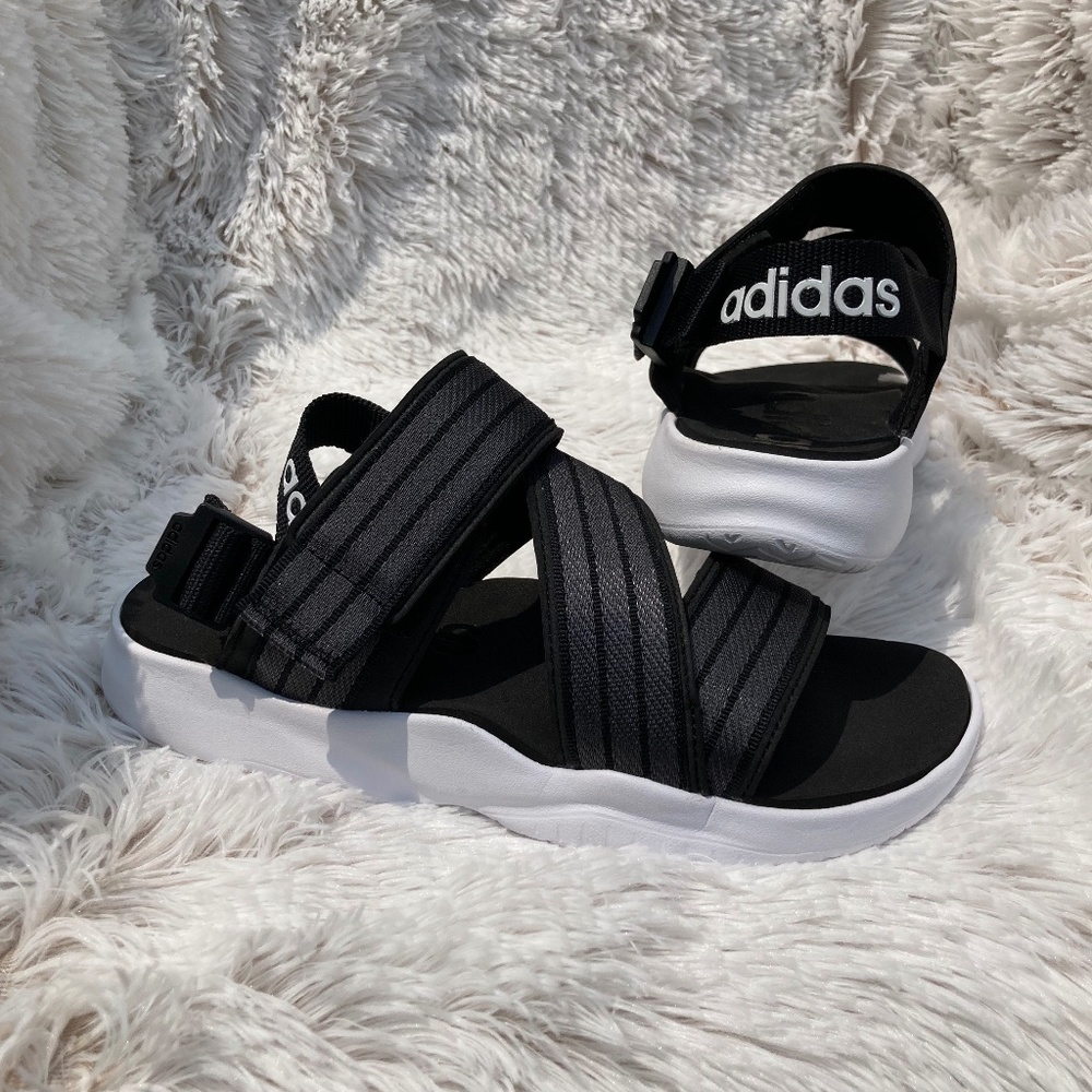 NWOT Womens Adidas Sandals Size 8